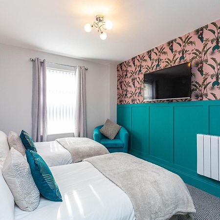 Beachfront Apartment 3 Bedrooms Sleeps 7 - Gateway To The Lake District - Newly Refurbished موركامب المظهر الخارجي الصورة