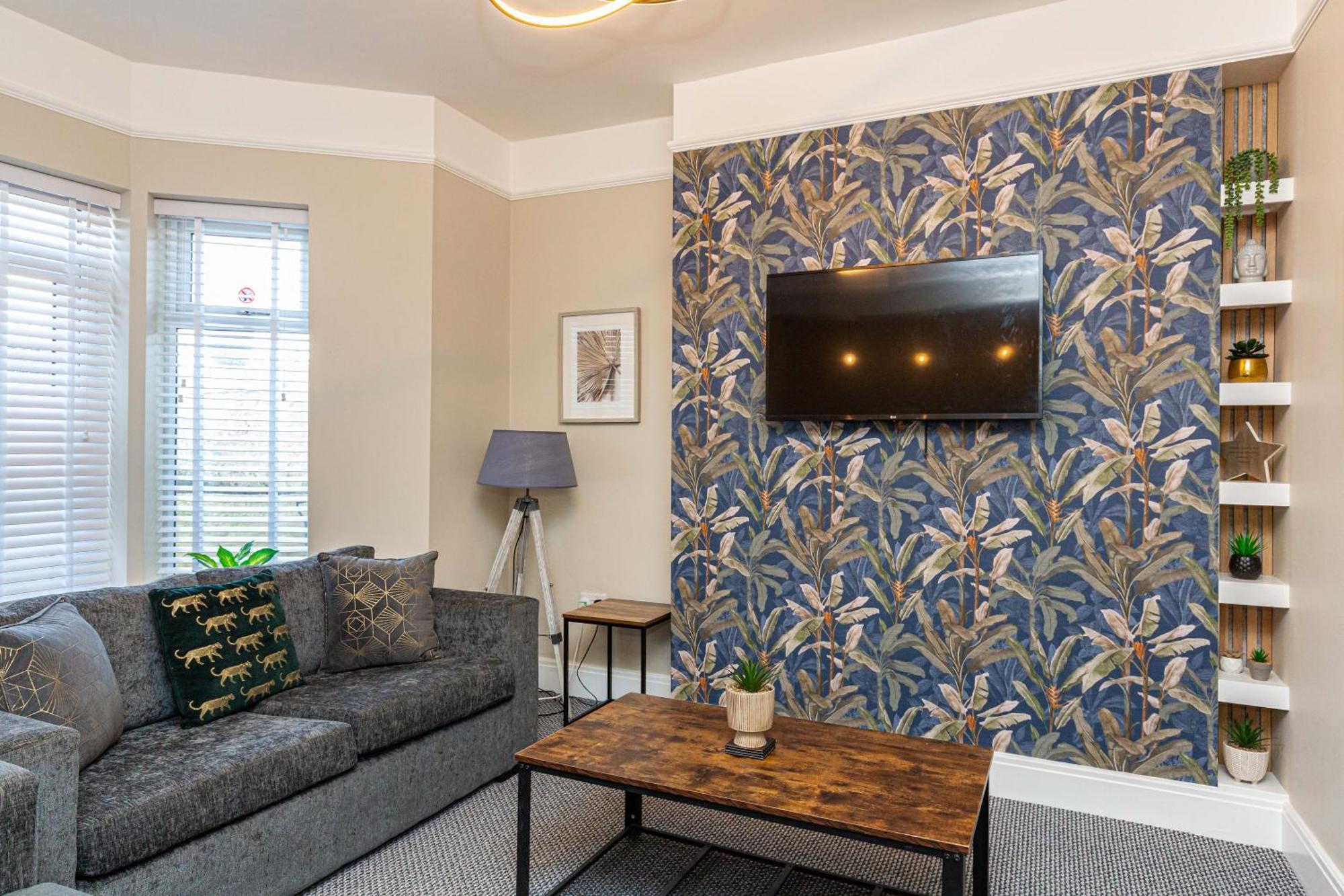 Beachfront Apartment 3 Bedrooms Sleeps 7 - Gateway To The Lake District - Newly Refurbished موركامب المظهر الخارجي الصورة